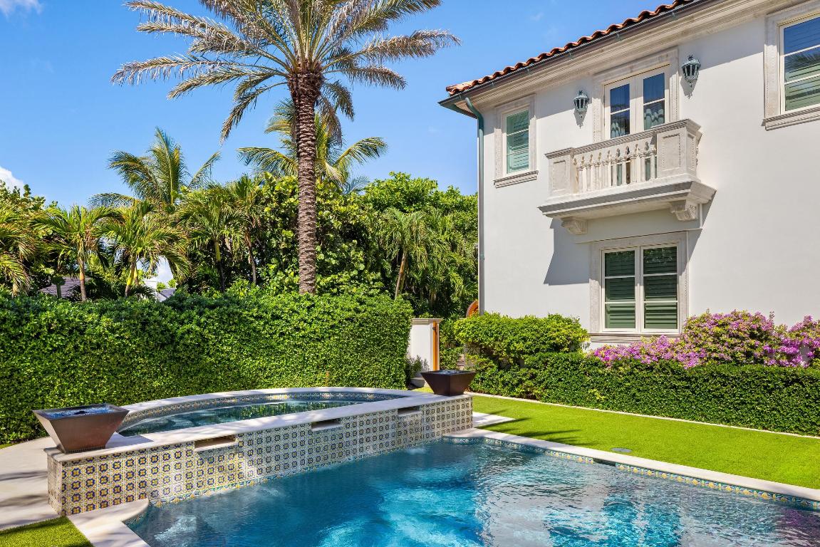 PALM BEACH ESTATES - Residential