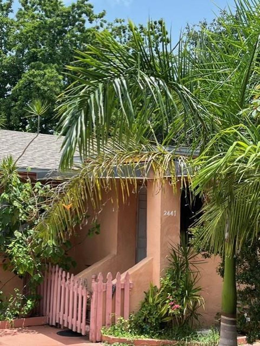 PERFECT INVESTMENT OPPORTUNITY! THIS MULTI-FAMILY PROPERTY IS SITUATED ON A LARGE LOT & FEATURES TWO SEPERATE STRUCTURES, A MAIN HOUSE WITH 3 BEDROOMS + 1 BATHROOM & A SECOND UNIT WITH 1 BEDROOM + 1 BATHROOM, NEW ROOF (APPROX 1YR OLD), NEWER AC UNITS & MORE. CONVENIENTLY LOCATED NEAR MAJOR HIGHWAYS, SCHOOLS & SHOPPING. GREAT POTENTIAL FOR IMPROVEMENTS.