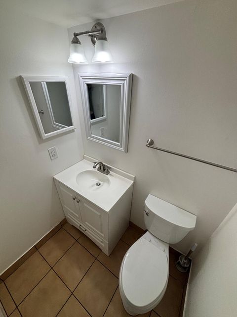 Tiny photo for 301 N Pine Island Road #105, Plantation, FL 33324 (MLS # B26051527)