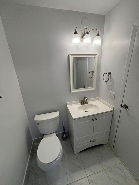 Tiny photo for 301 N Pine Island Road #105, Plantation, FL 33324 (MLS # B26051527)