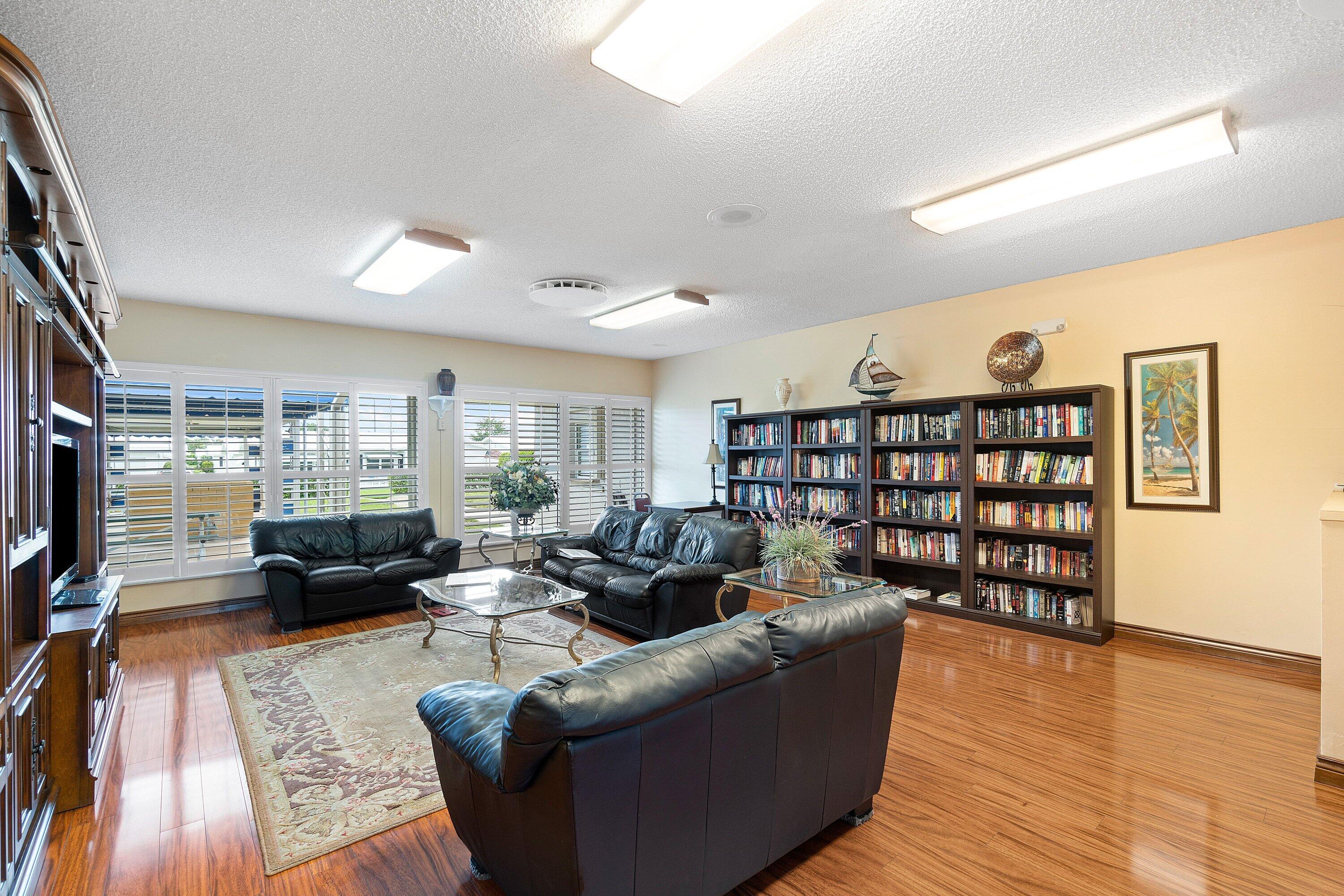 PALM BEACH LEISUREVILLE SEC 10 - Residential