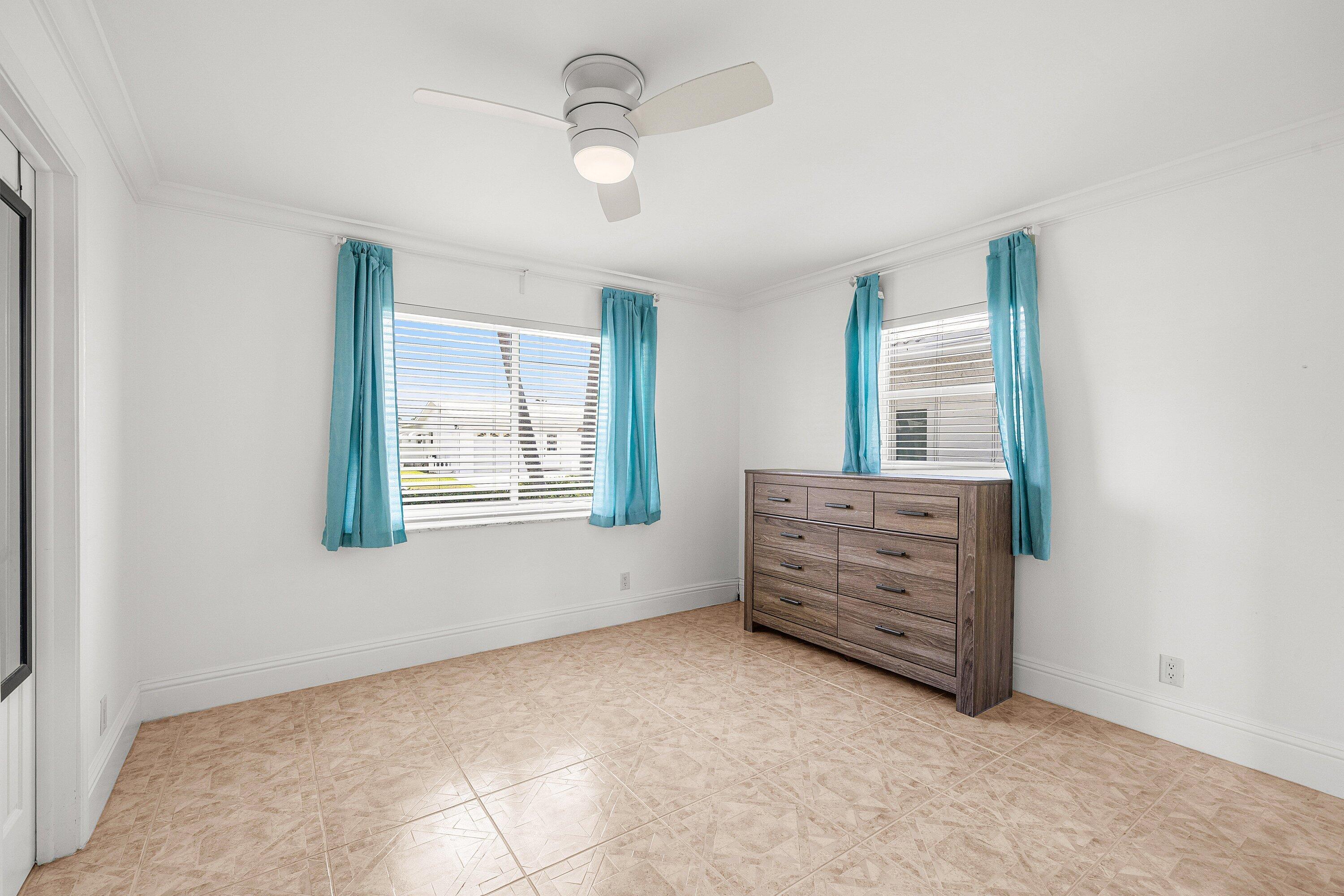 PALM BEACH LEISUREVILLE SEC 10 - Residential