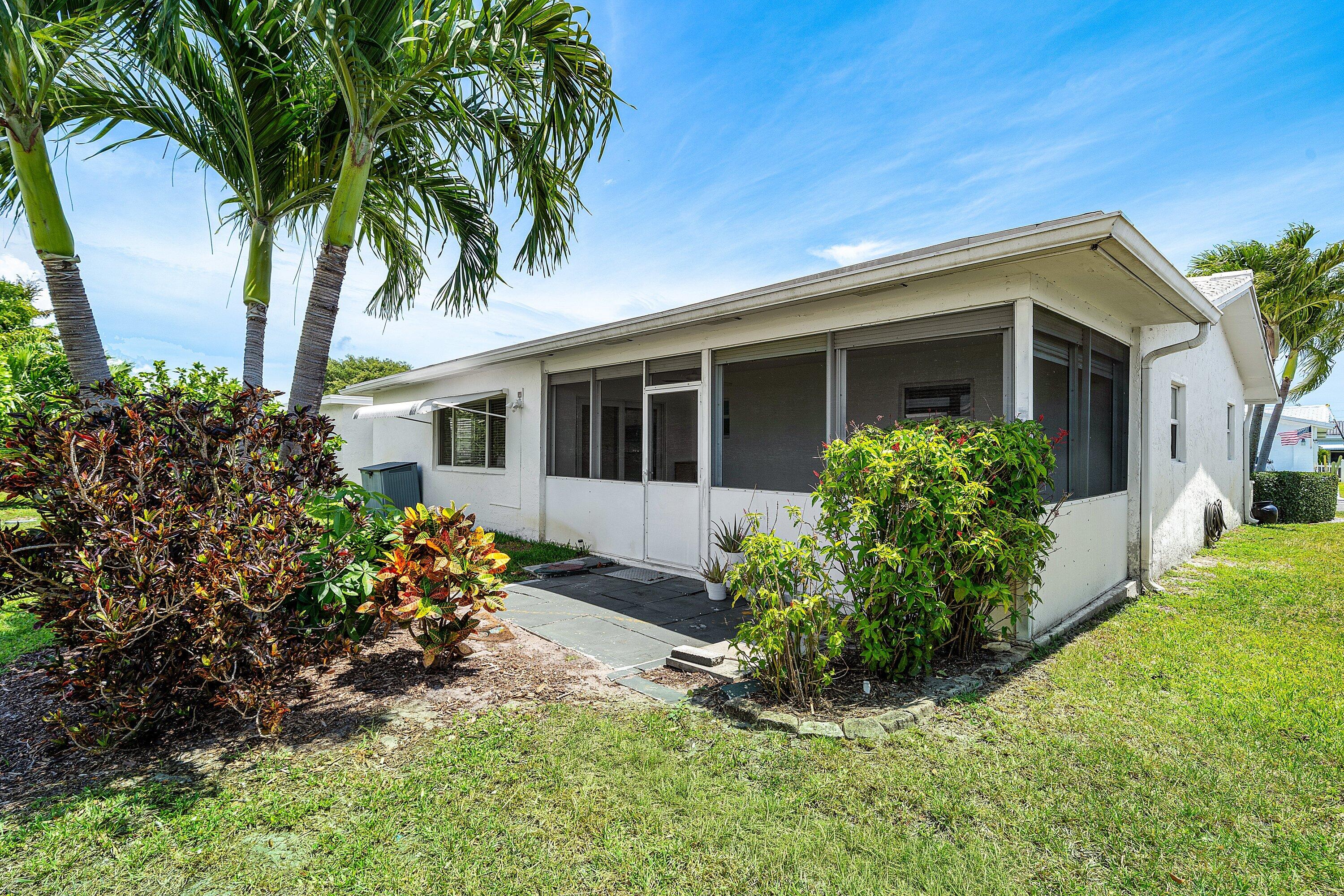 PALM BEACH LEISUREVILLE SEC 10 - Residential
