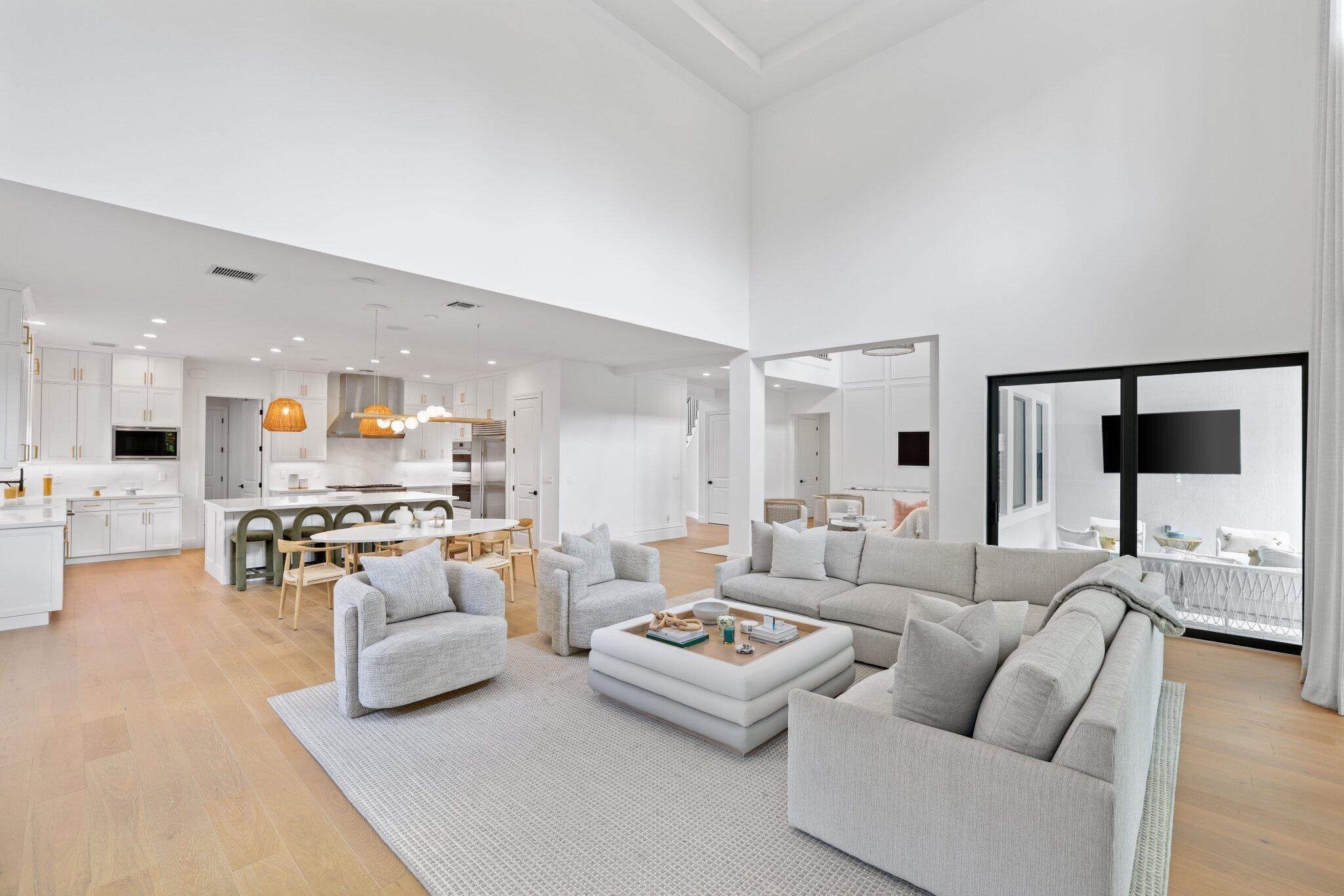 ROYAL PALM POLO - Residential