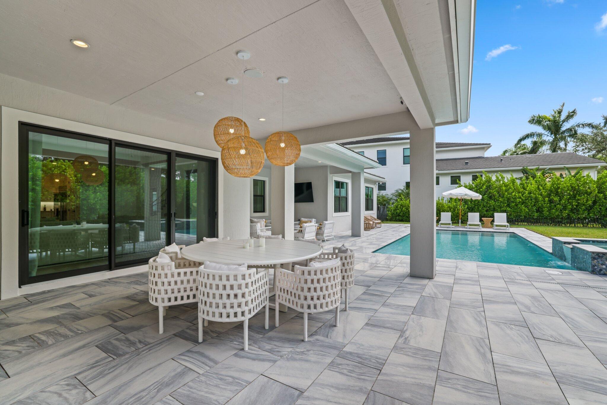 ROYAL PALM POLO - Residential