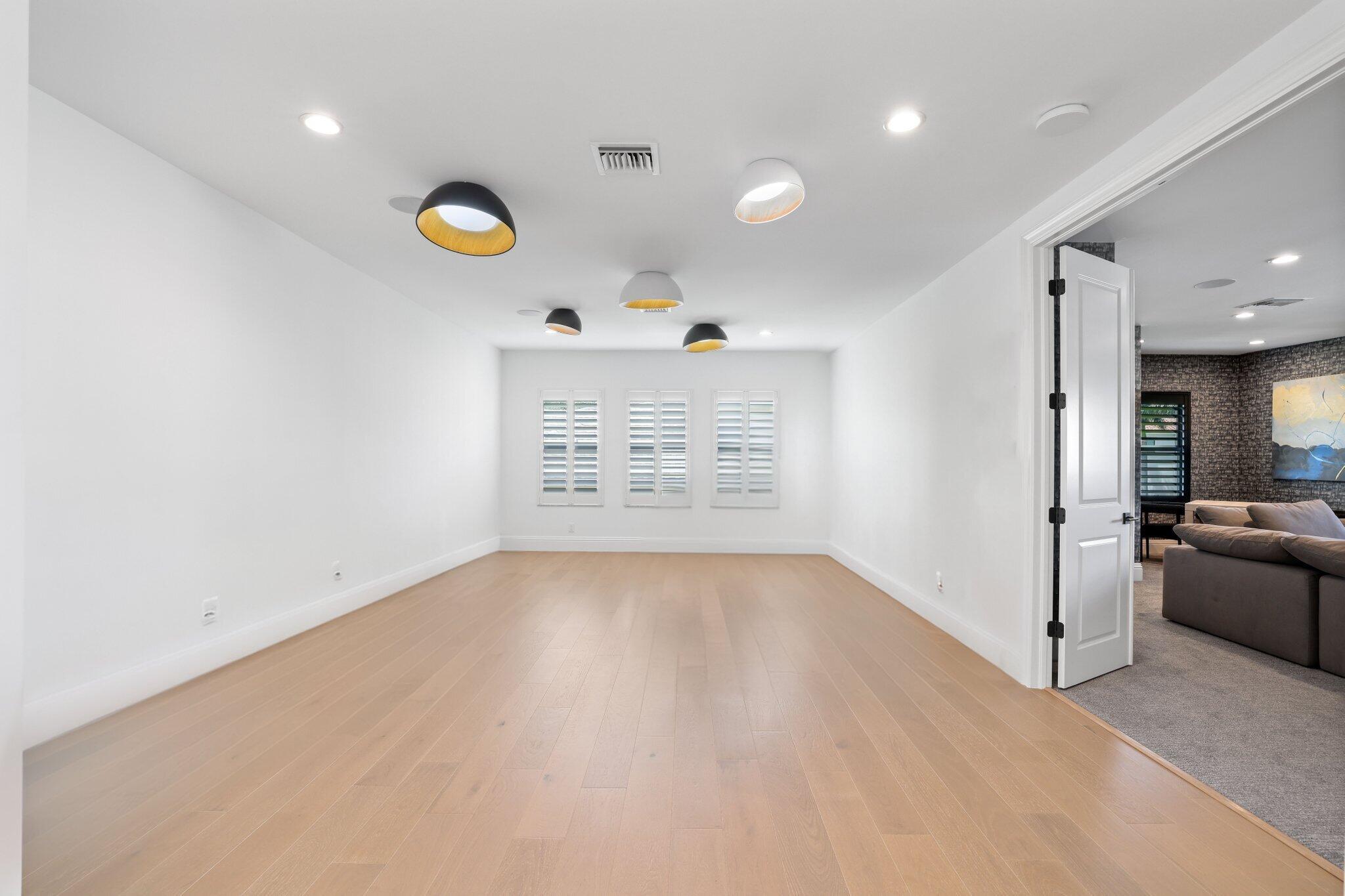 ROYAL PALM POLO - Residential