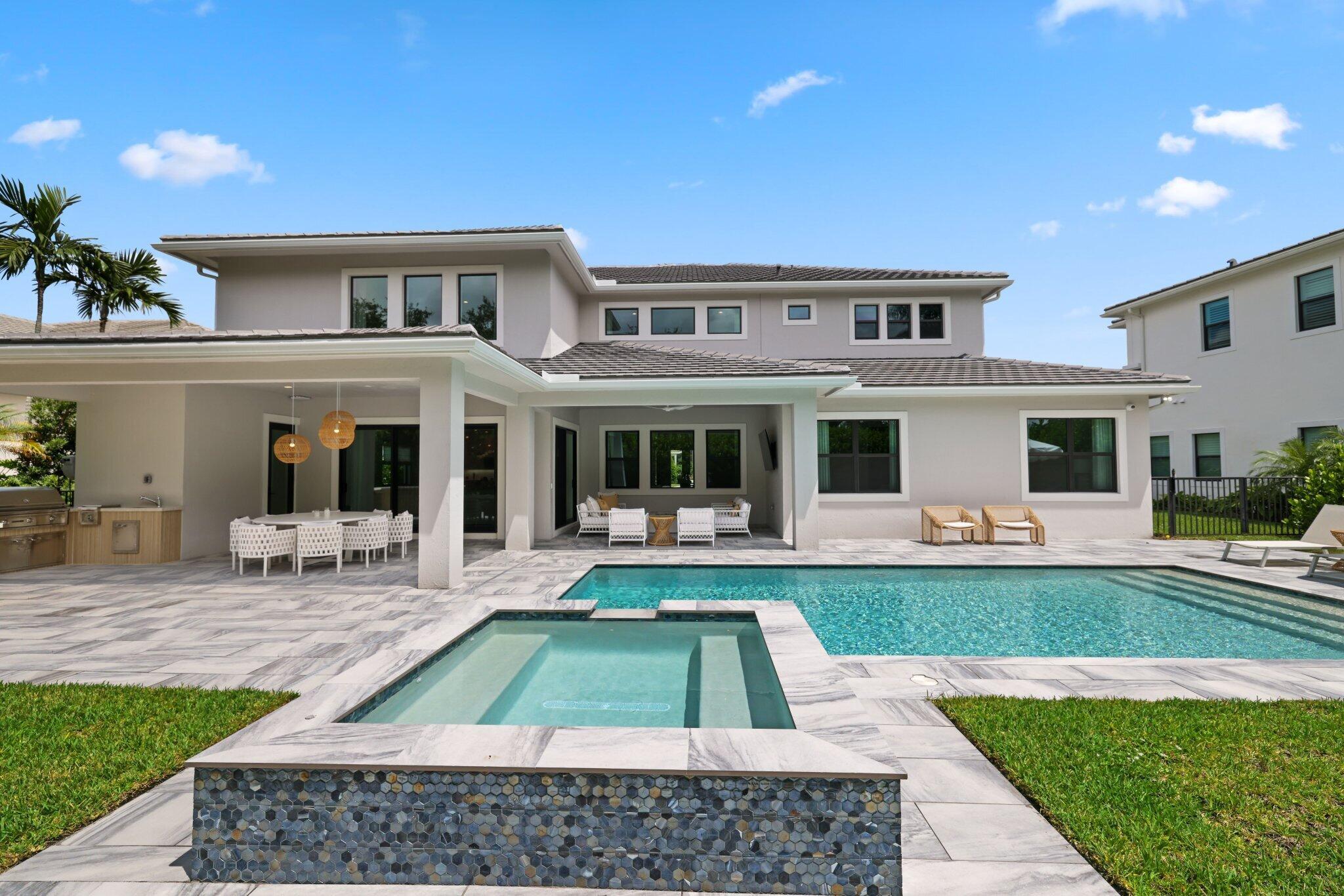 ROYAL PALM POLO - Residential