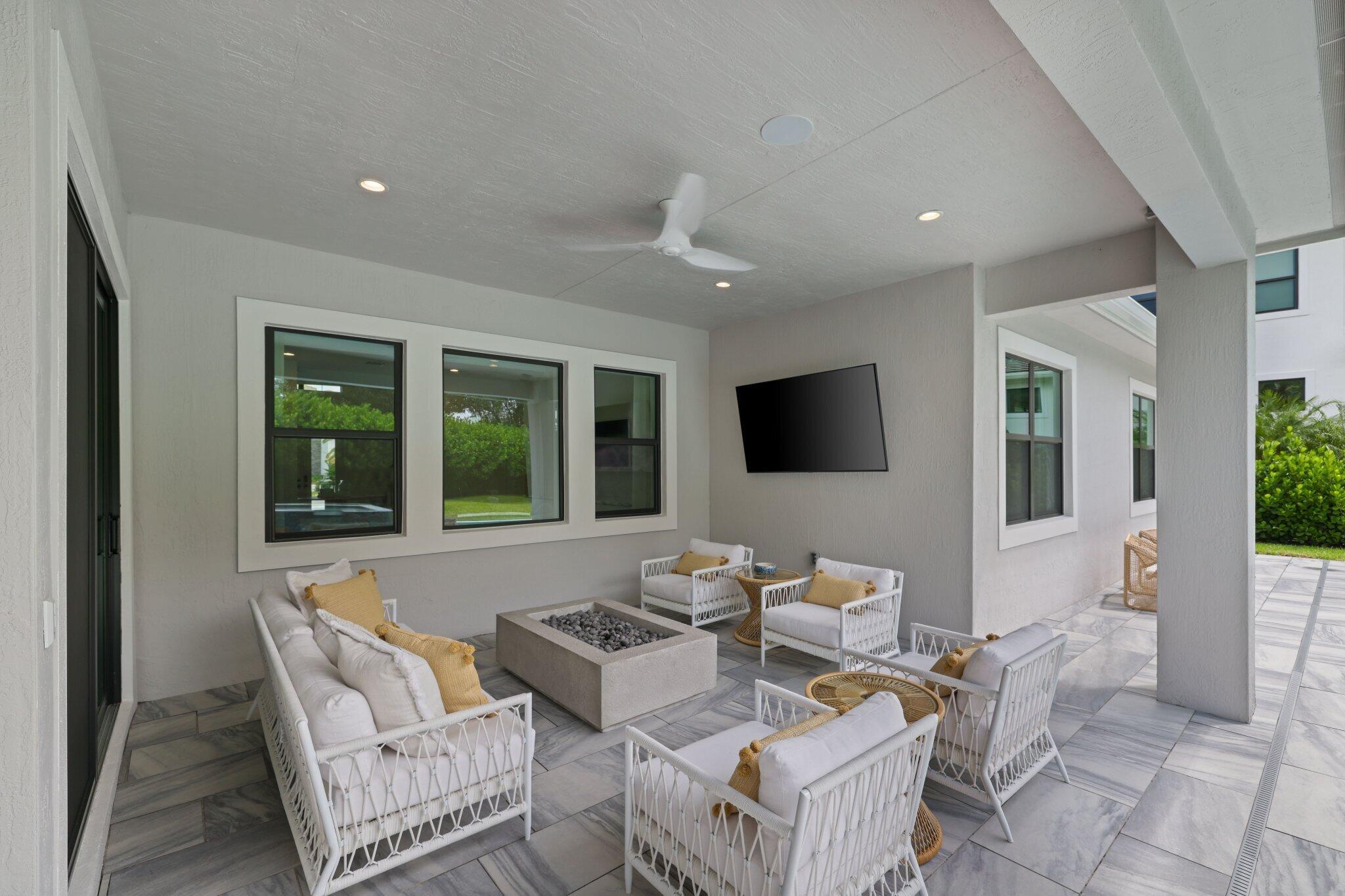 ROYAL PALM POLO - Residential