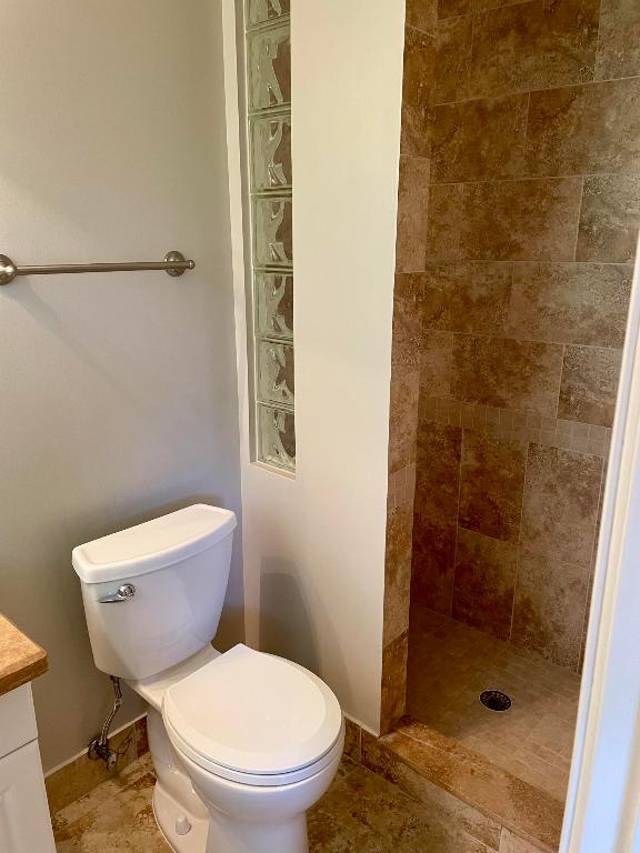 LAKESIDE DRIVE APTS INC - Residential Lease