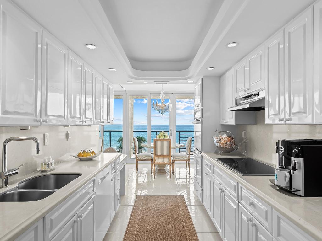 VILLA MAGNA CONDO - Residential