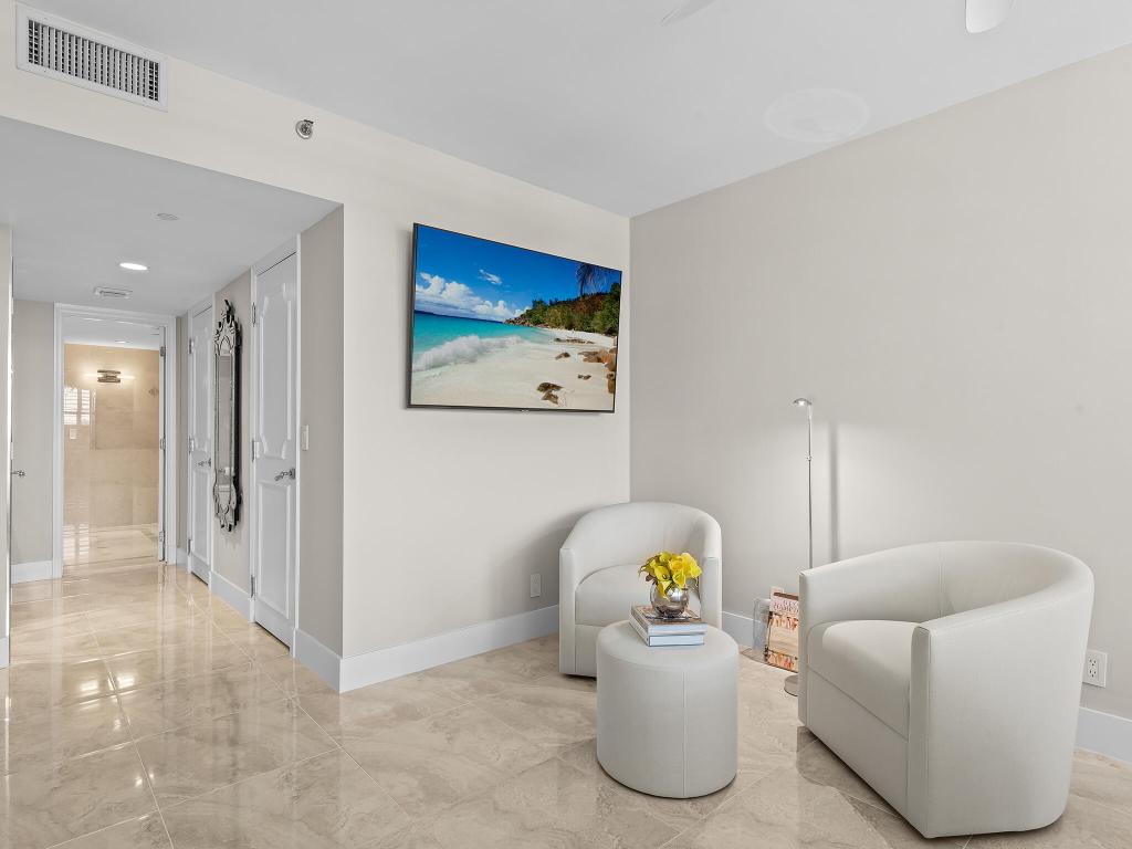 VILLA MAGNA CONDO - Residential