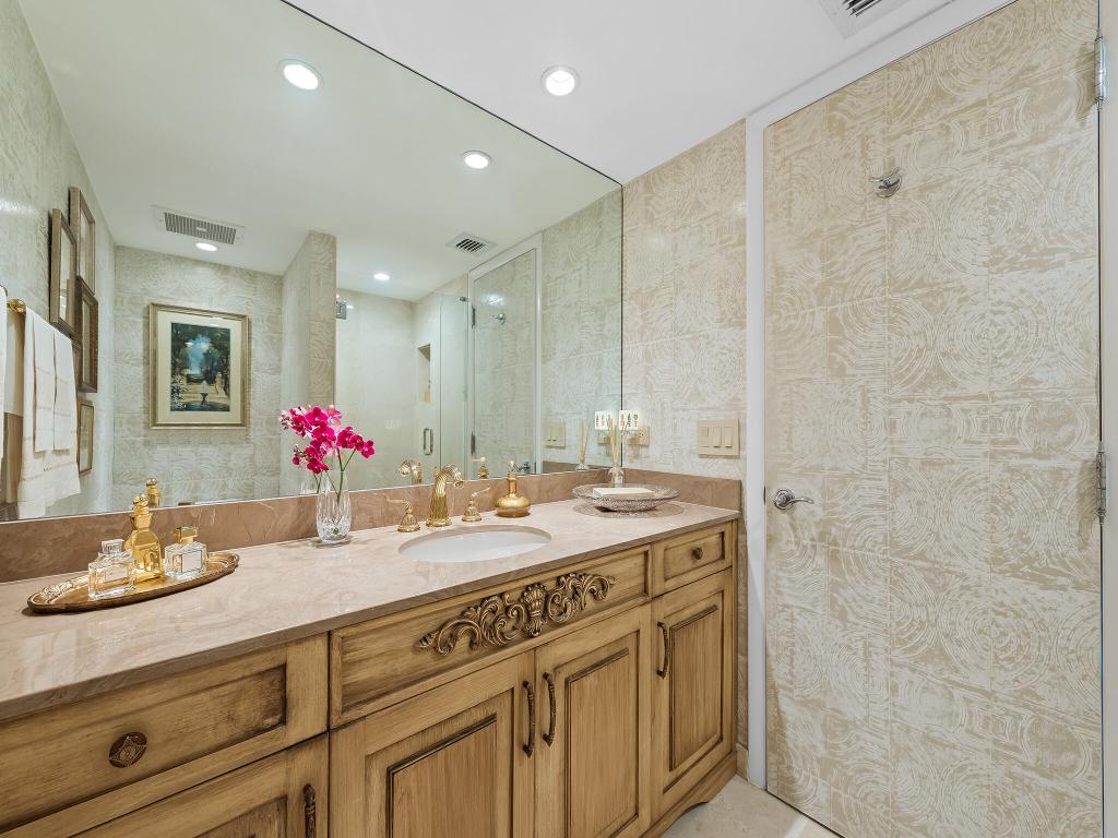 VILLA MAGNA CONDO - Residential