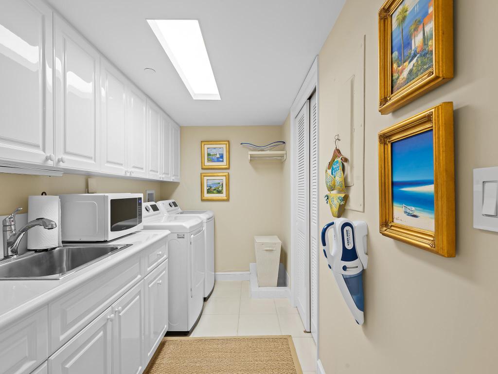 VILLA MAGNA CONDO - Residential