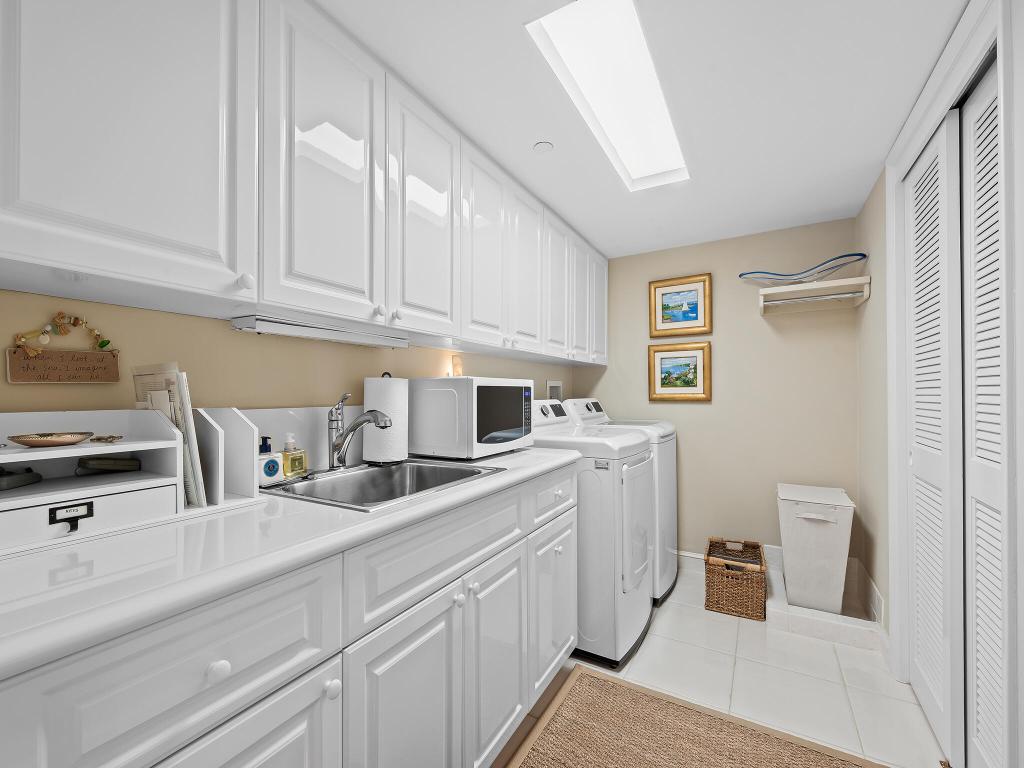 VILLA MAGNA CONDO - Residential