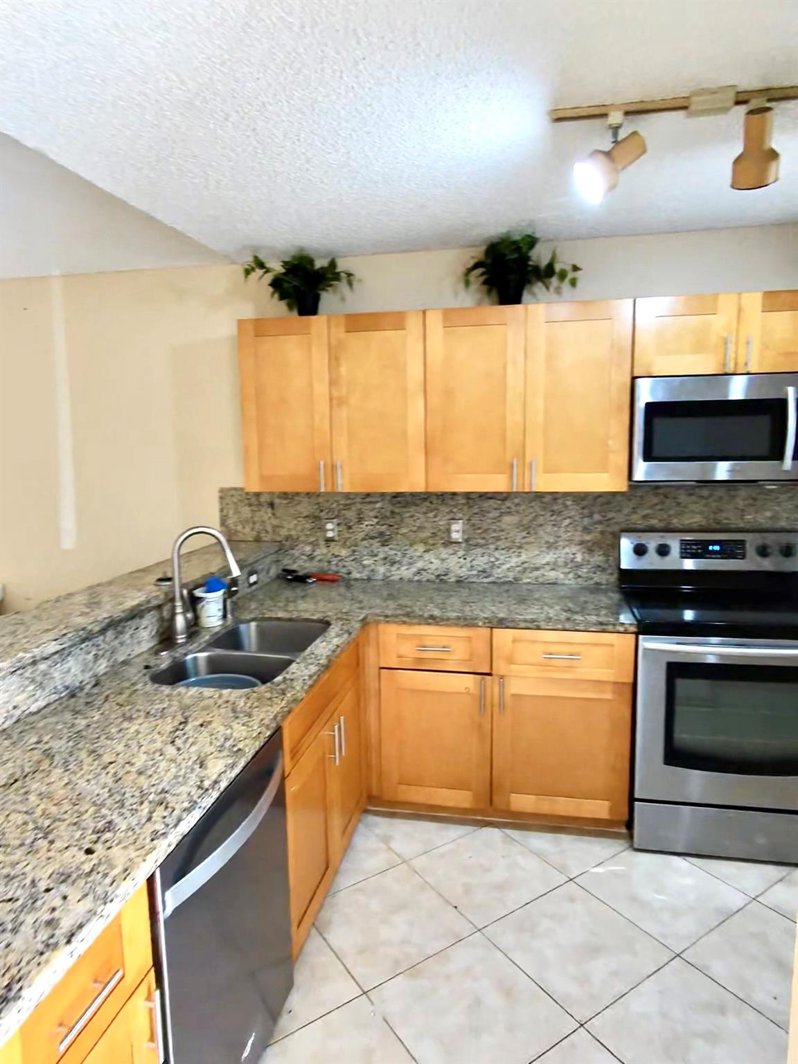 Coral Bay Rep Sec One - Residential Lease