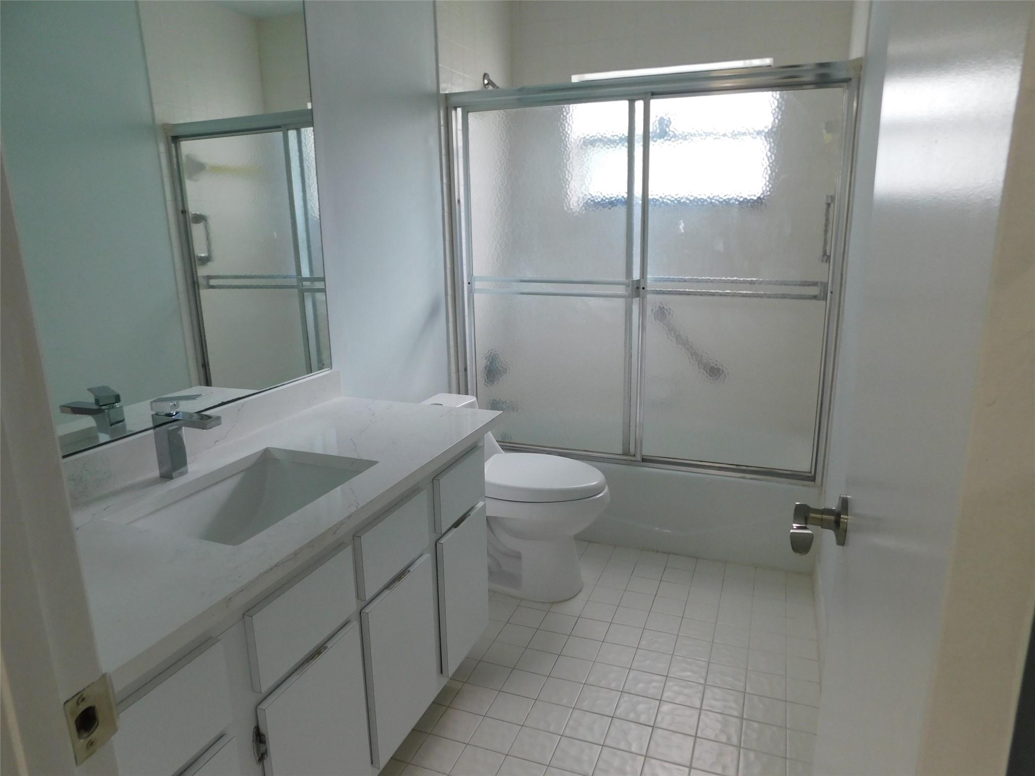 Woodmont Tr 60 105-27 B - Residential