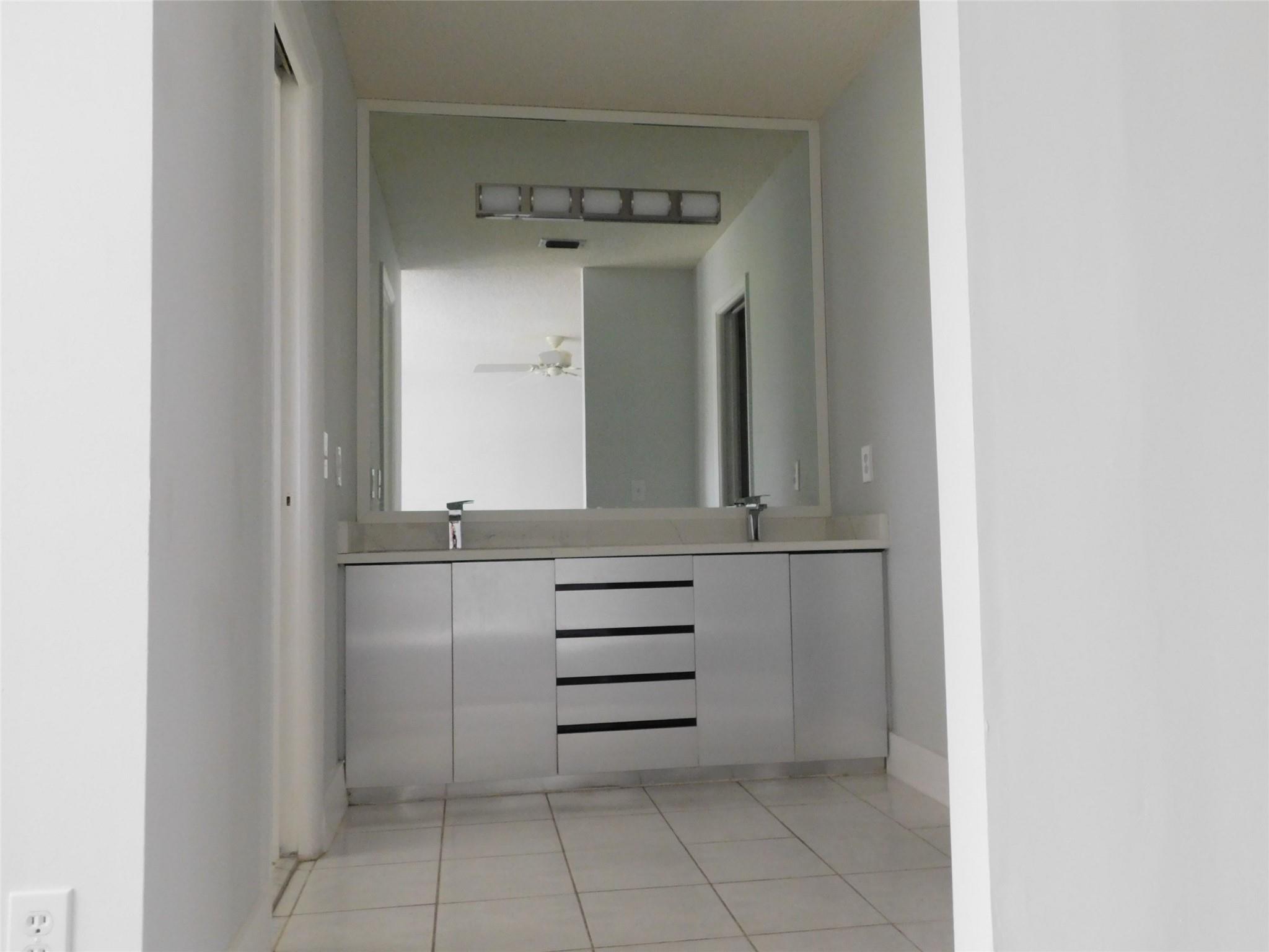 Woodmont Tr 60 105-27 B - Residential
