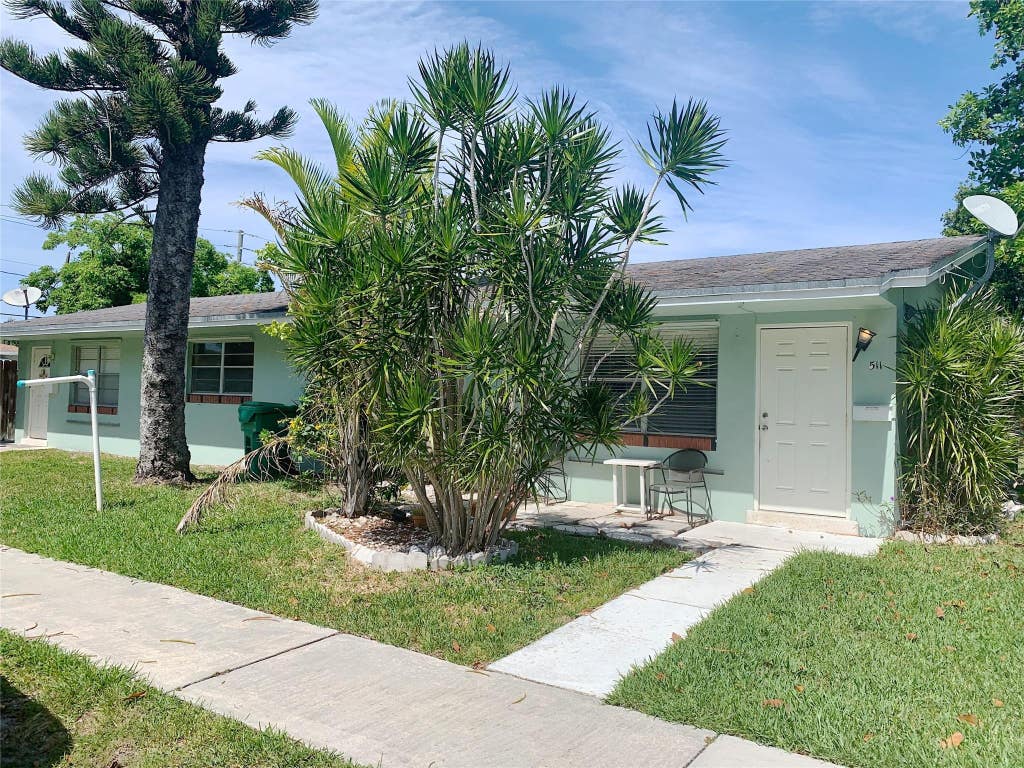 Photo of 511 SE 2nd Avenue #South, Dania Beach, FL 33004 (MLS # B26062187)