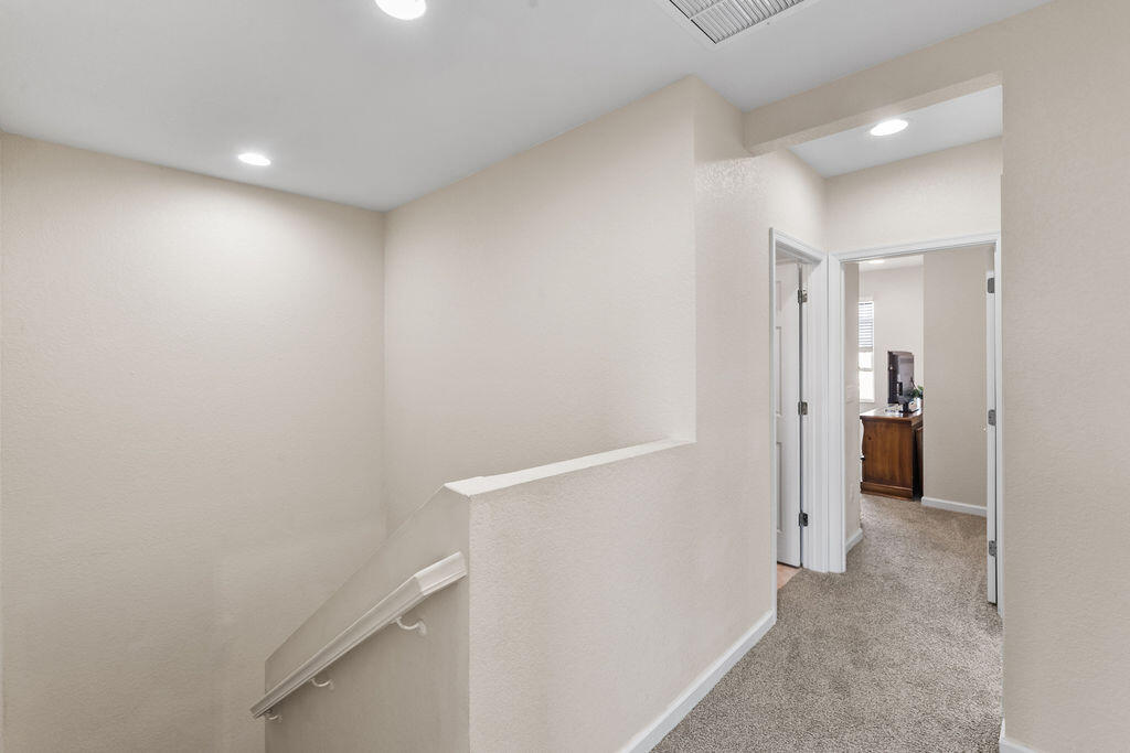 VIZCAYA FALLS PLAT 3 - Residential