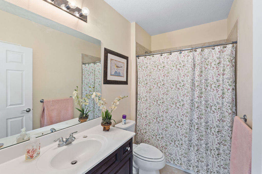 VIZCAYA FALLS PLAT 3 - Residential