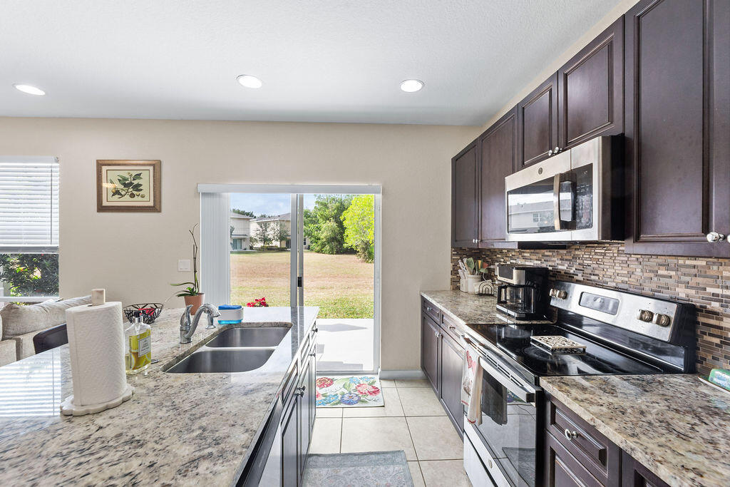 VIZCAYA FALLS PLAT 3 - Residential