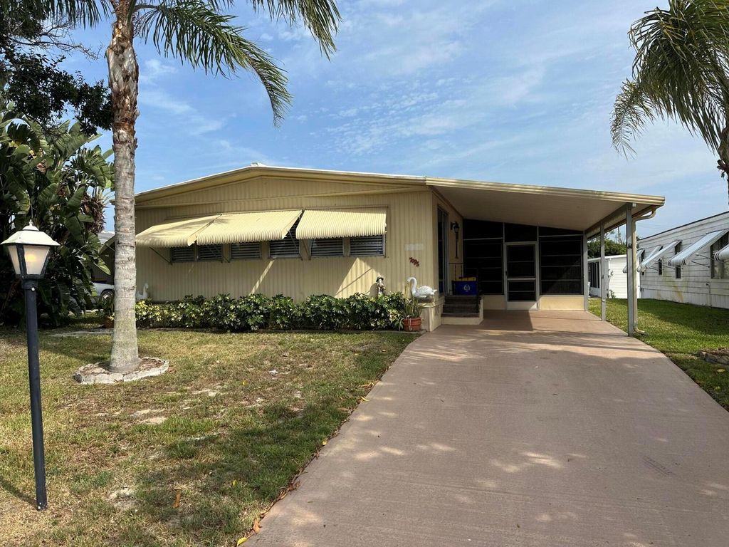 Photo of 7095 SE Bluebird Circle, Hobe Sound, FL 33455 (MLS # R10988491)