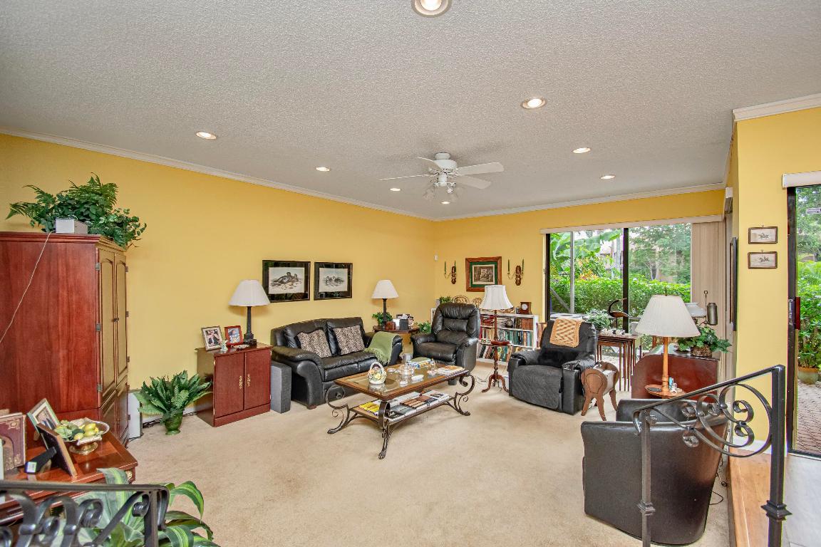 LAS BRISAS - Residential