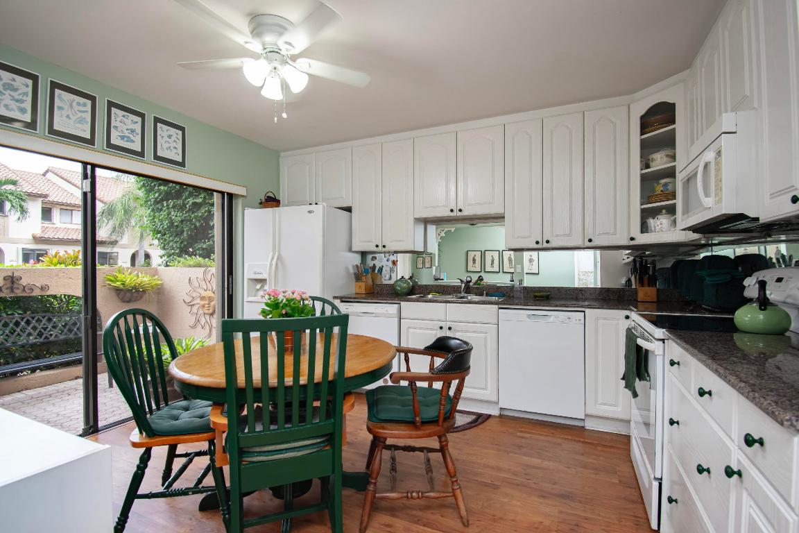 LAS BRISAS - Residential