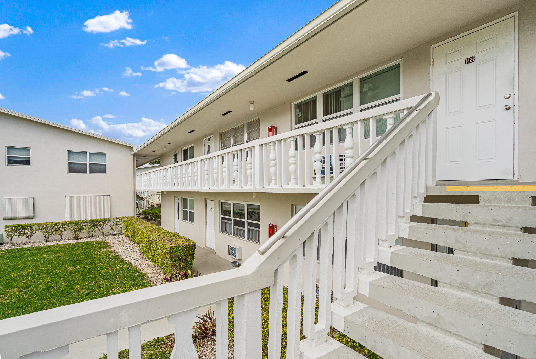 CAMBRIDGE CONDO - Residential