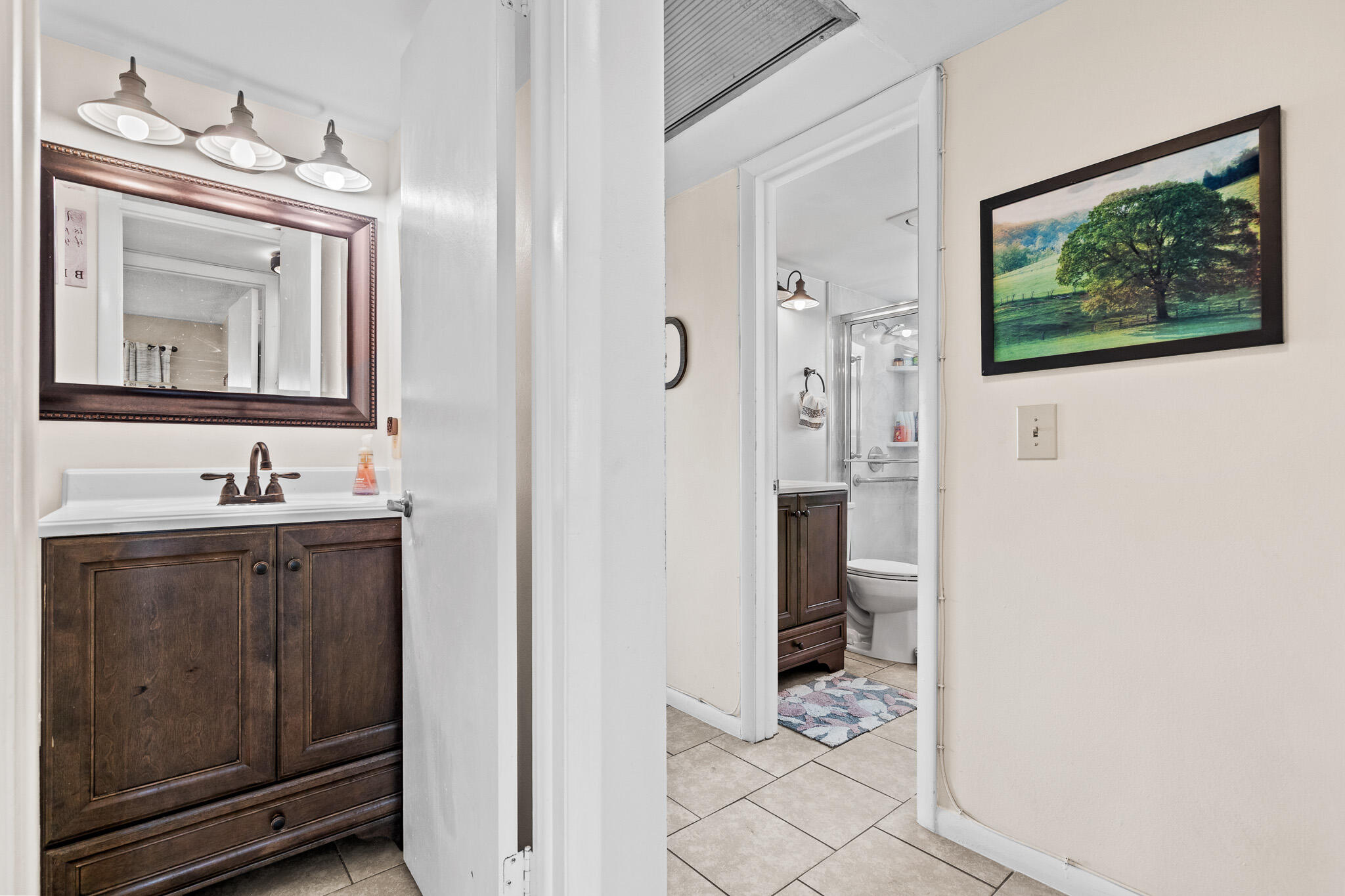 CAMBRIDGE CONDO - Residential