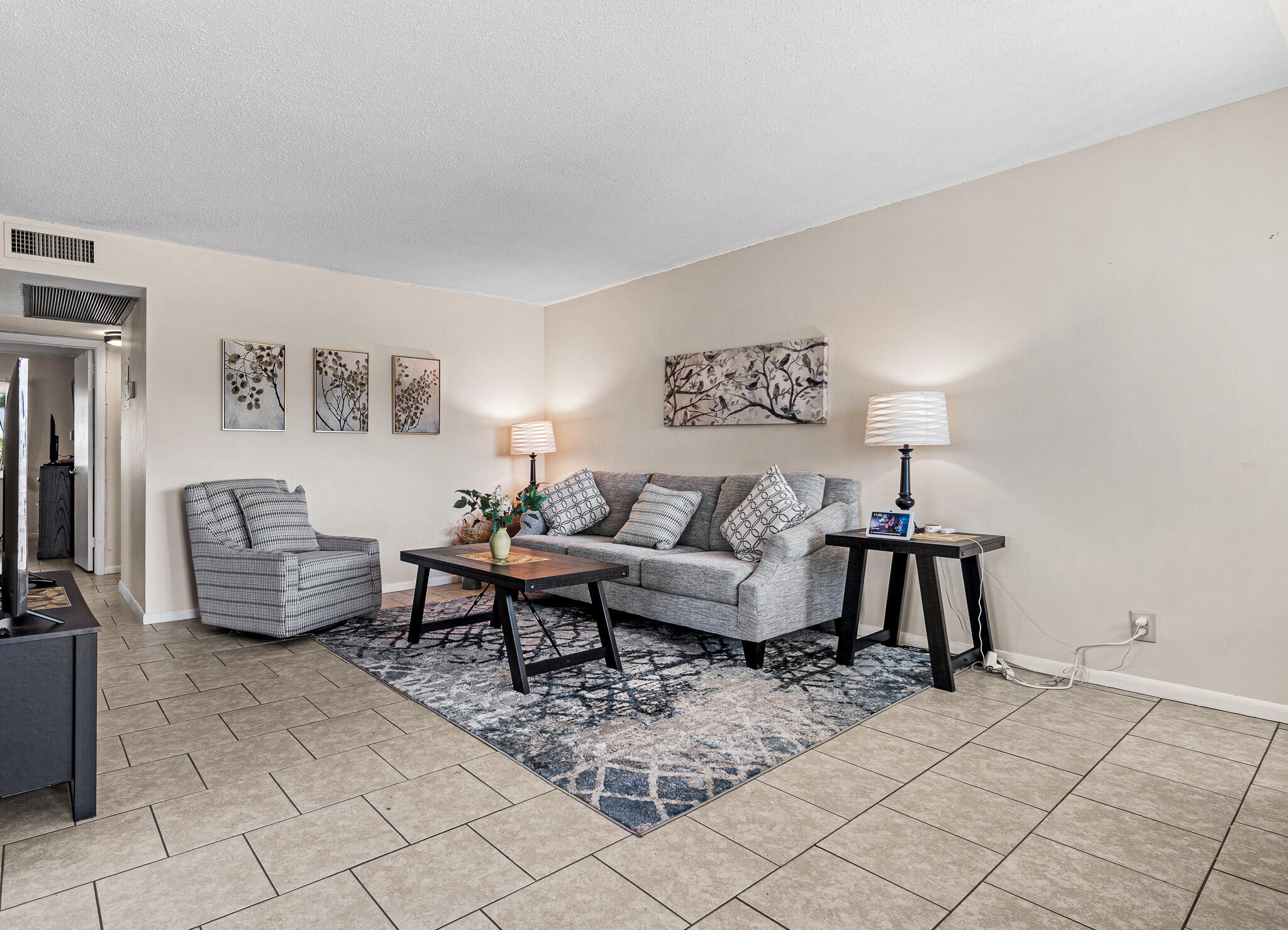 CAMBRIDGE CONDO - Residential