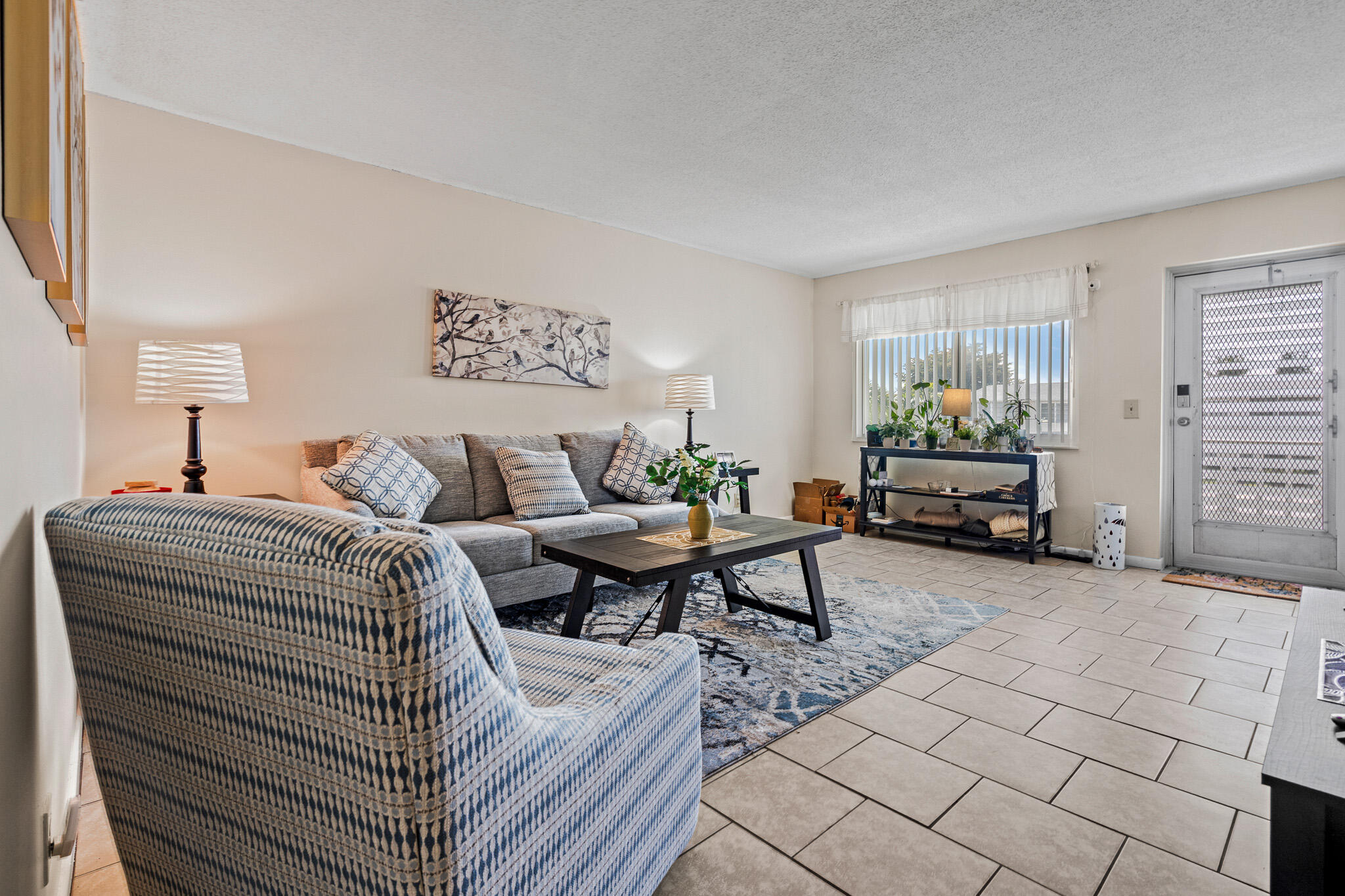 CAMBRIDGE CONDO - Residential