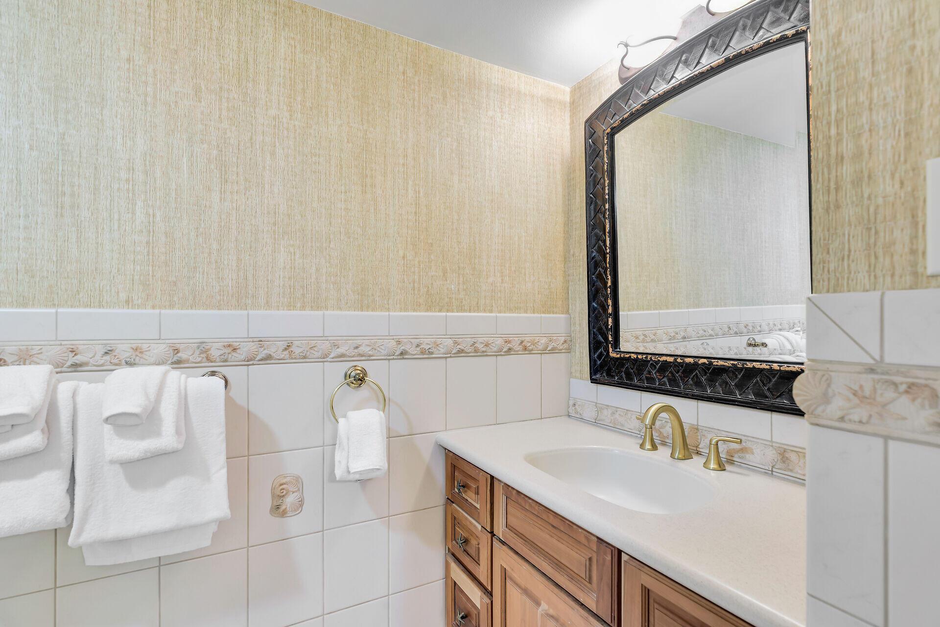 Marina Vil Hwks Cay (61.0 - Residential