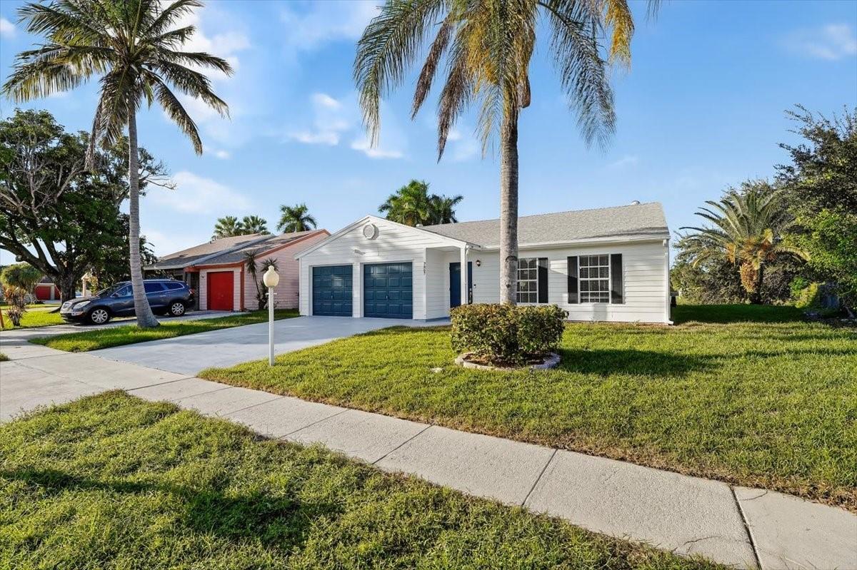 7867 Ridgewood Dr