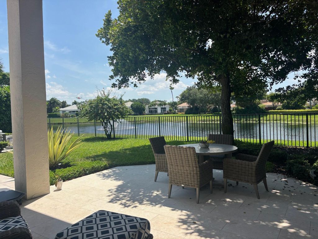 Photo of 21 Somerset Drive, Palm Beach Gardens, FL 33418 (MLS # B26026507)