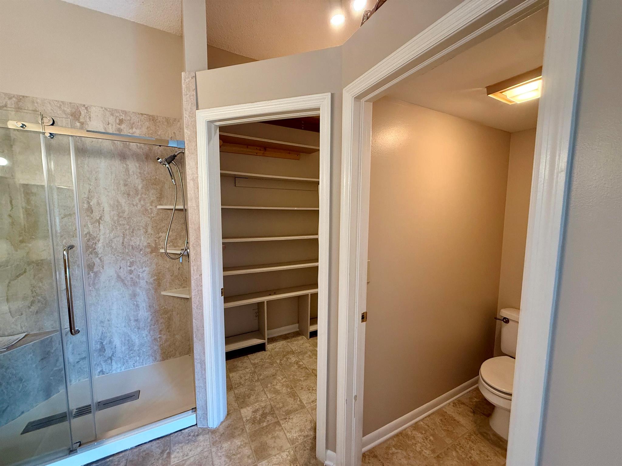 HARBOUR POINTE AT RIVER B - Residential