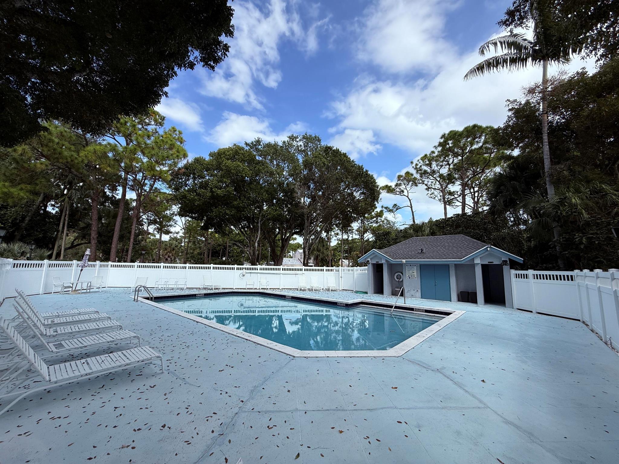 HARBOUR POINTE AT RIVER B - Residential