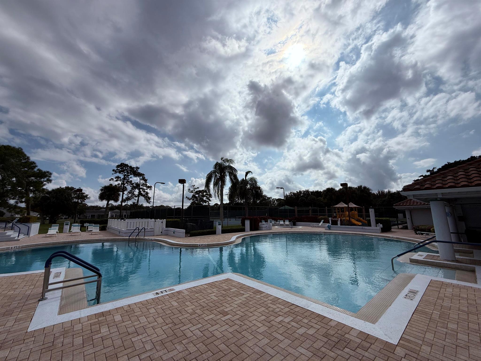 HARBOUR POINTE AT RIVER B - Residential