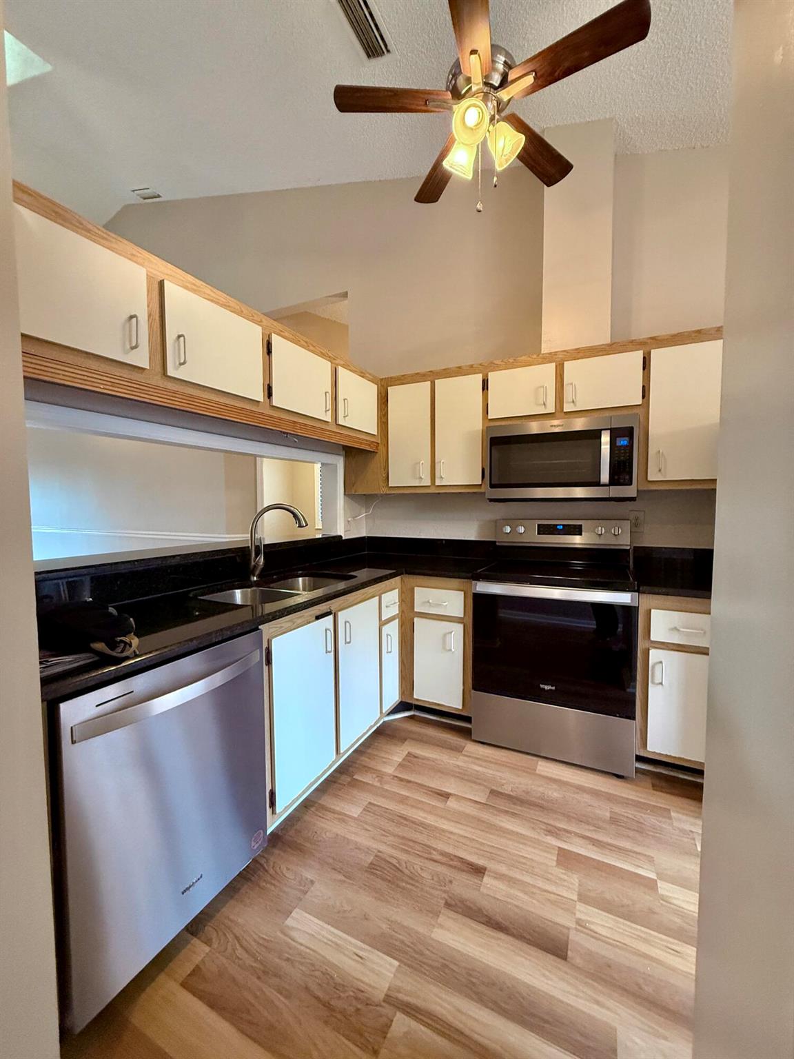 HARBOUR POINTE AT RIVER B - Residential