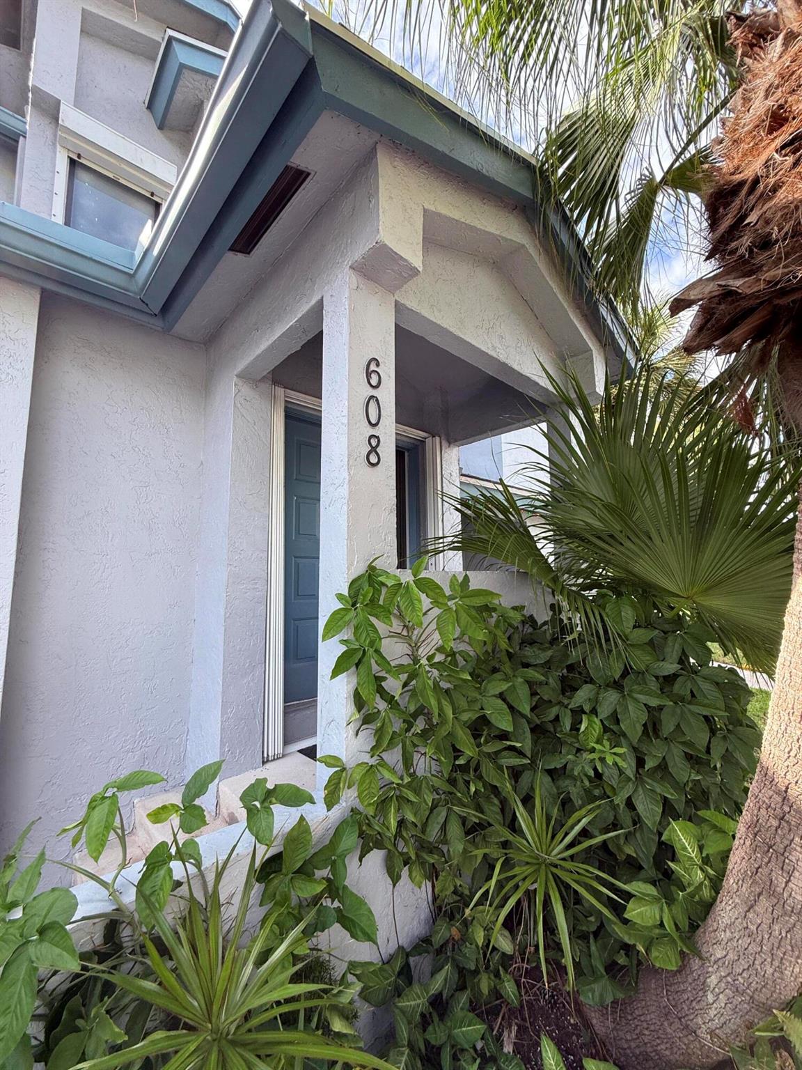 608 Harbour Pointe Way