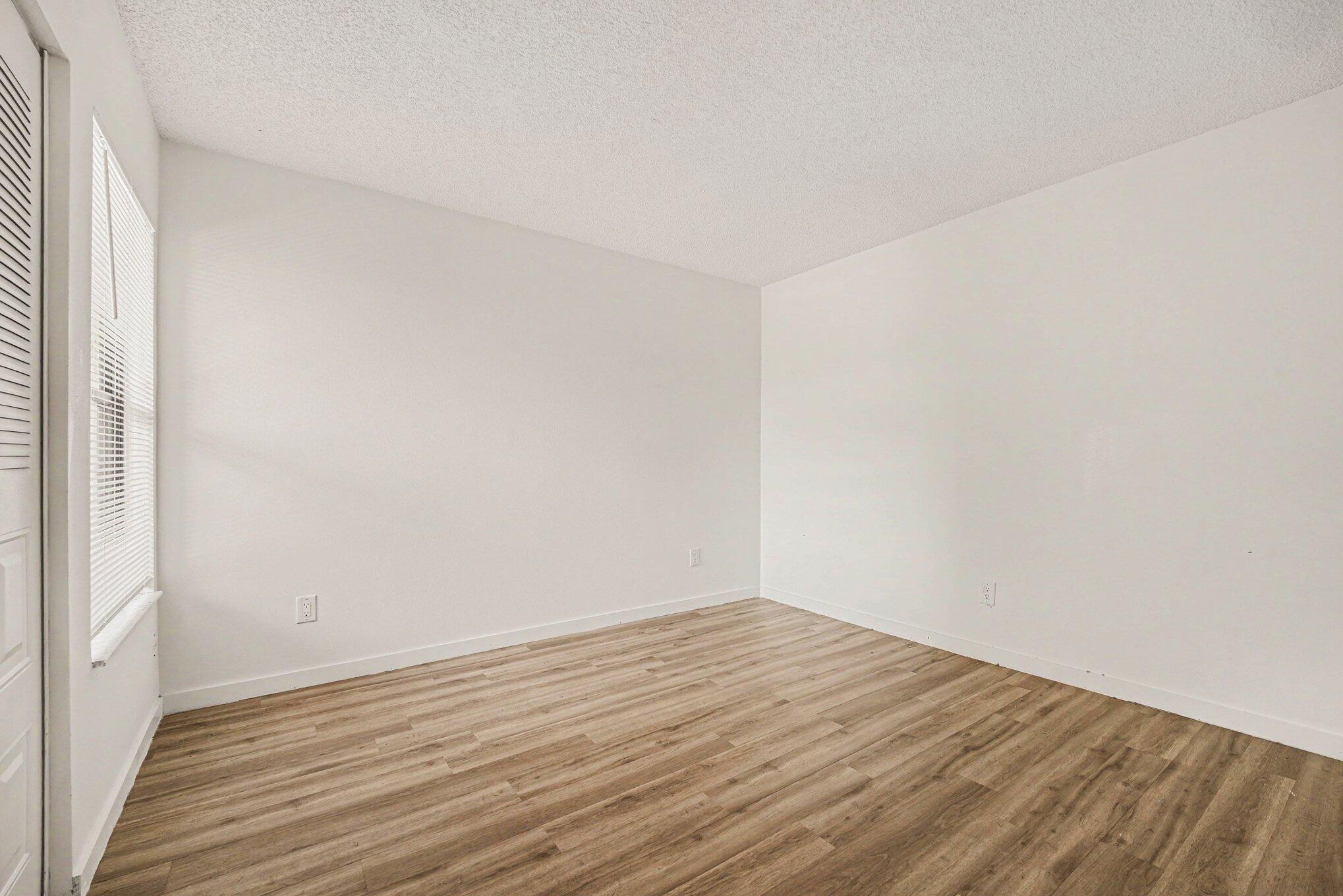 PORT MALABAR COUNTRY CLUB UNIT 7 FIRST REPLAT OF - Residential