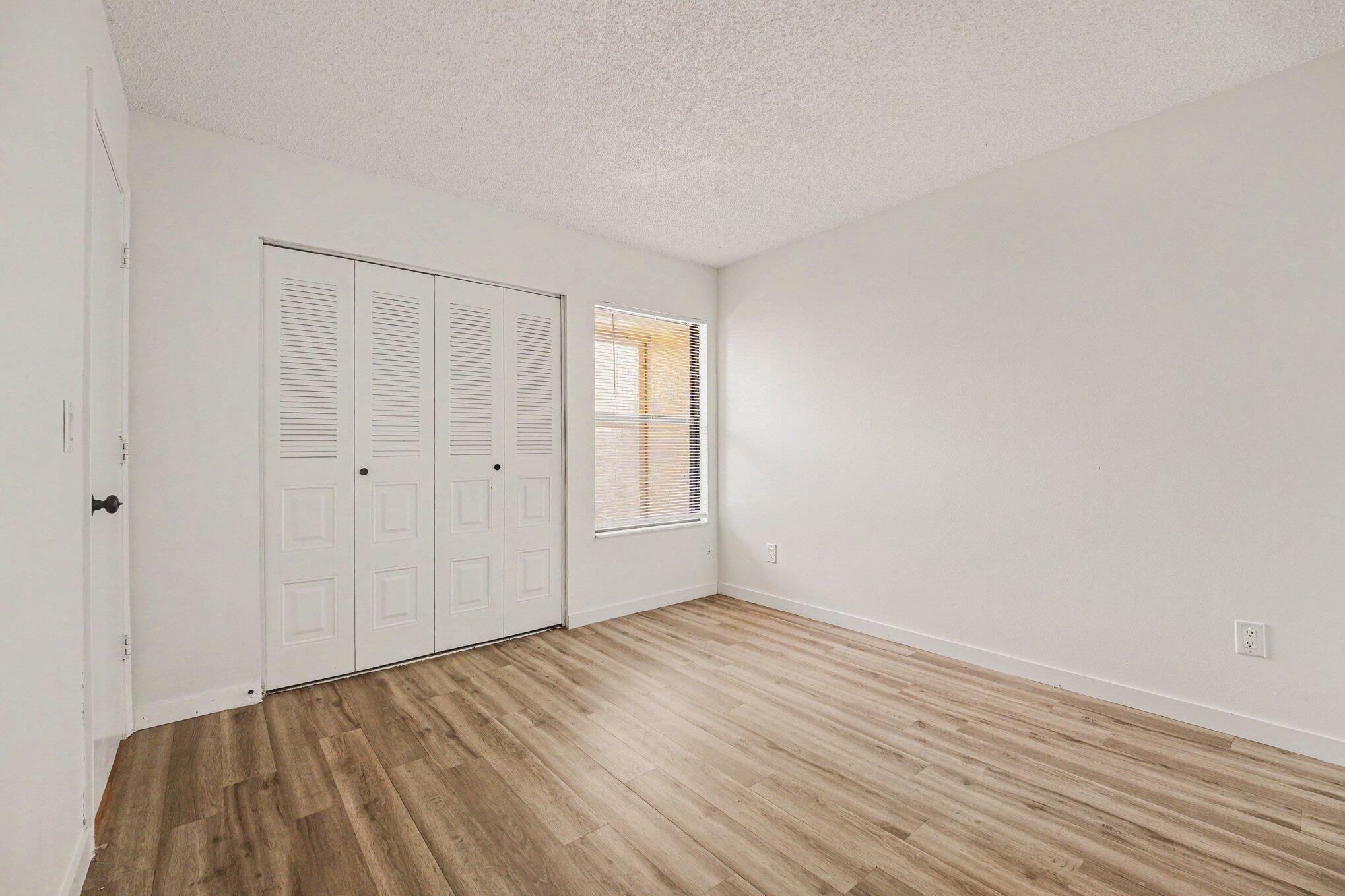 PORT MALABAR COUNTRY CLUB UNIT 7 FIRST REPLAT OF - Residential