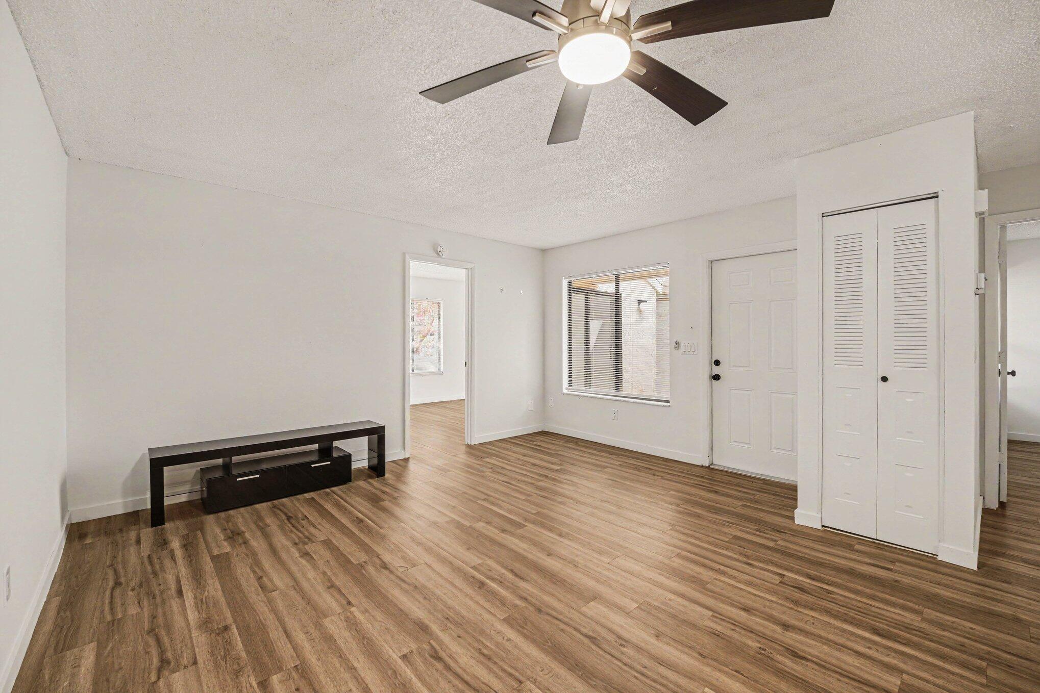PORT MALABAR COUNTRY CLUB UNIT 7 FIRST REPLAT OF - Residential