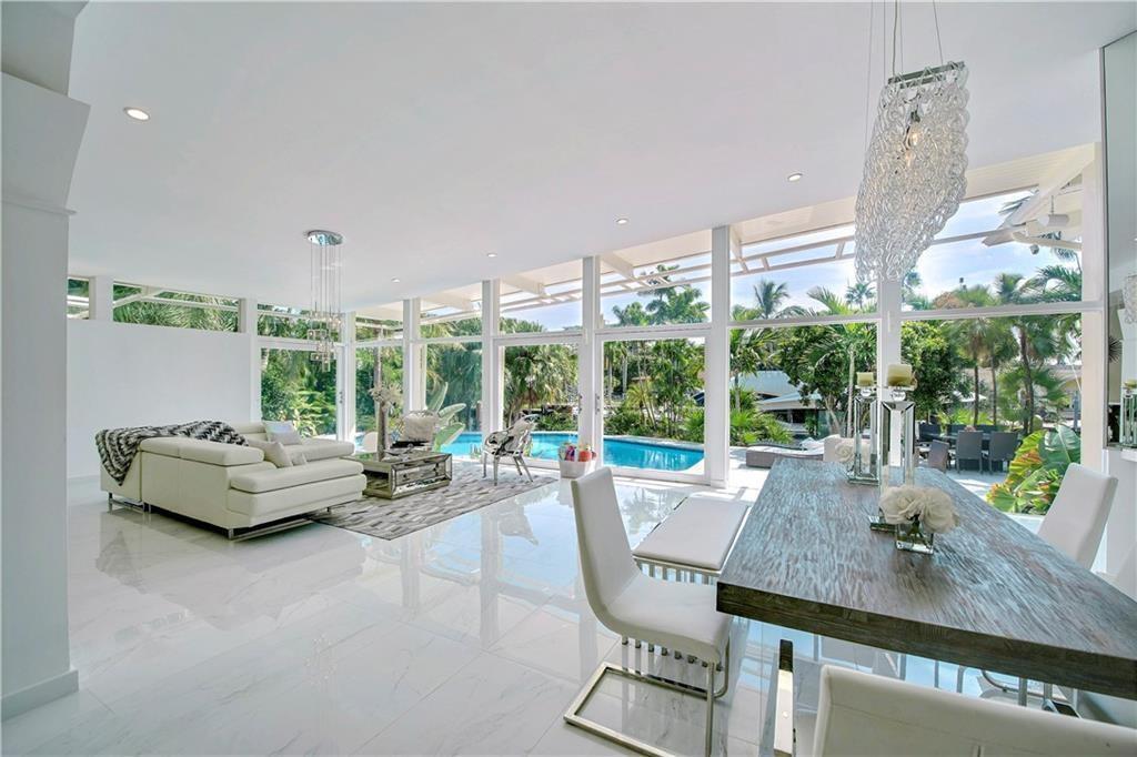 28 PELICAN Drive
