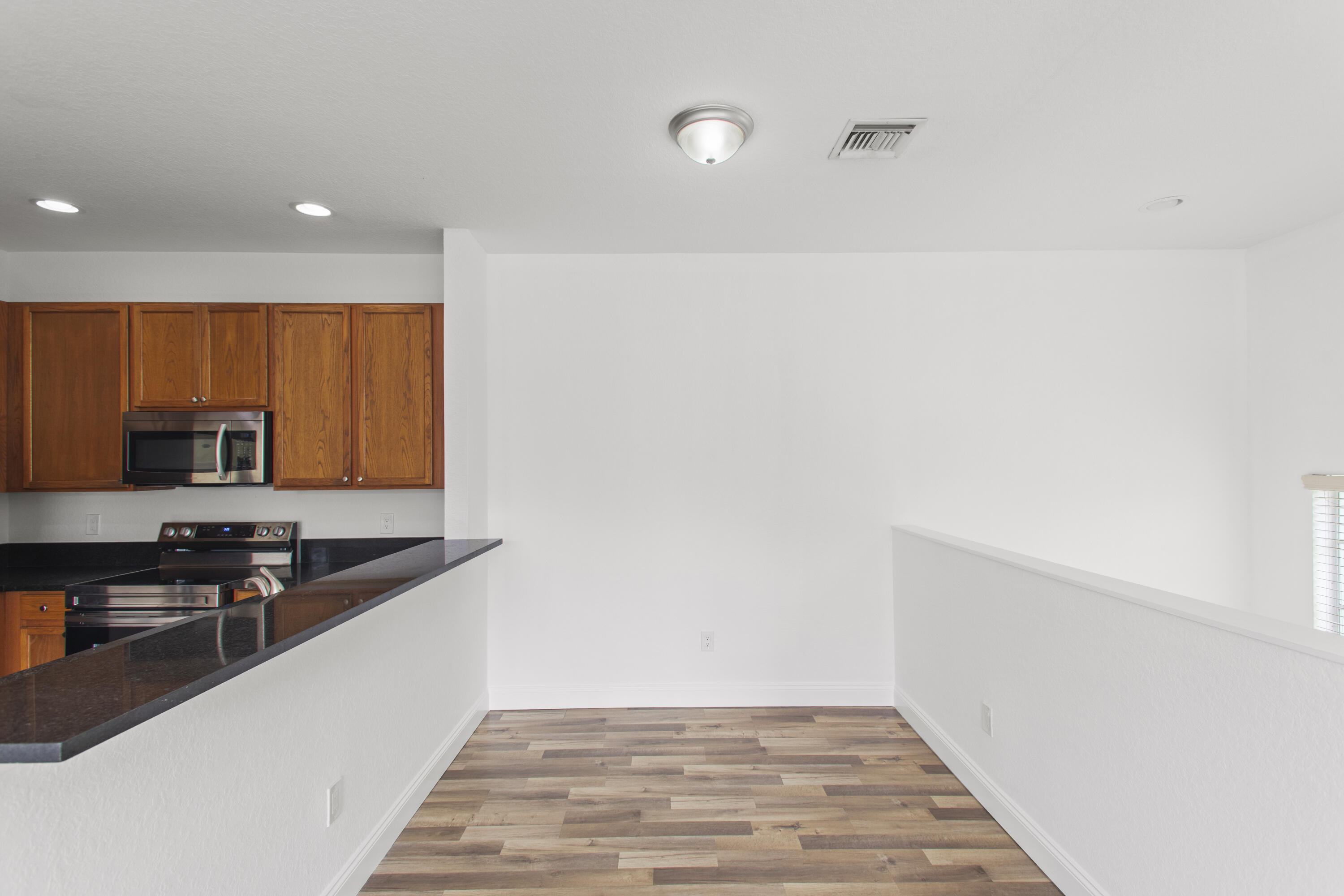 HAMPTON HILLS CONDO - Residential