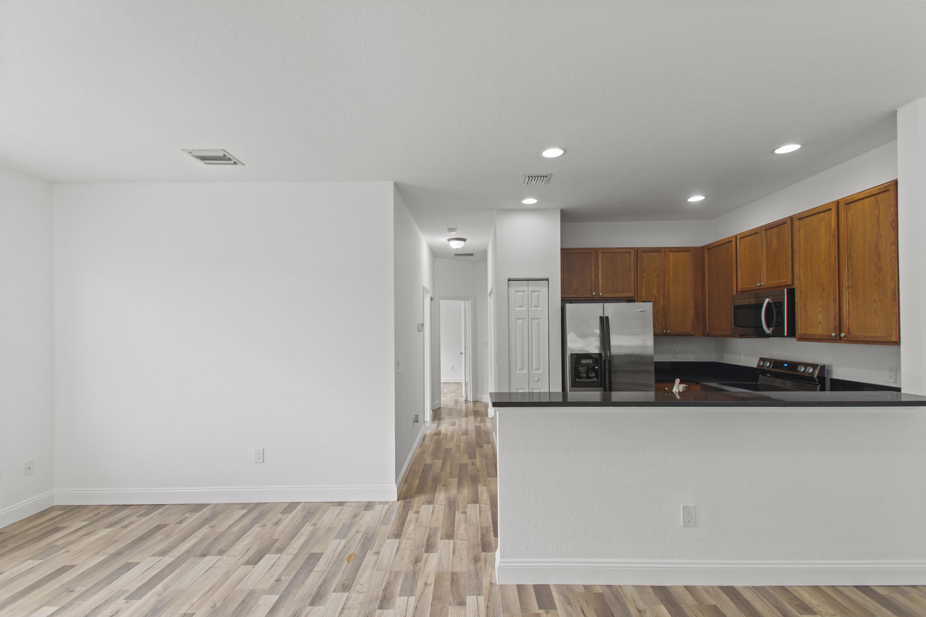 HAMPTON HILLS CONDO - Residential