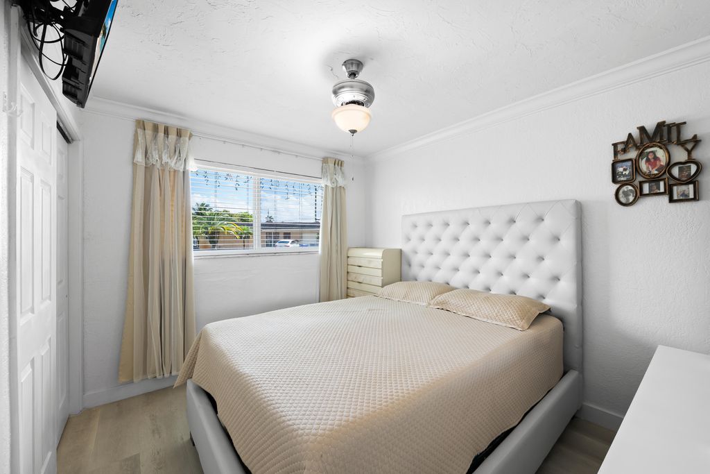 Photo of 2511 SW 6th, Fort Lauderdale, FL 33312 (MLS # B26000055)