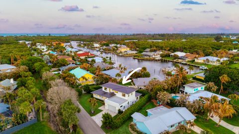 Photo of 10742 SE Burgee Court, Hobe Sound, FL 33455 (MLS # B26016336)