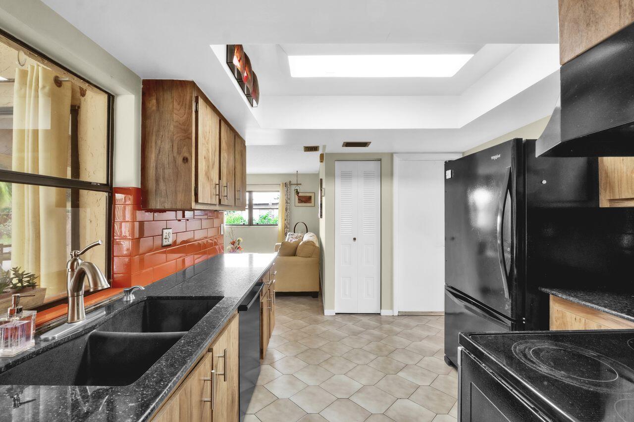 COCO WOOD LAKES SEC 2 - Residential