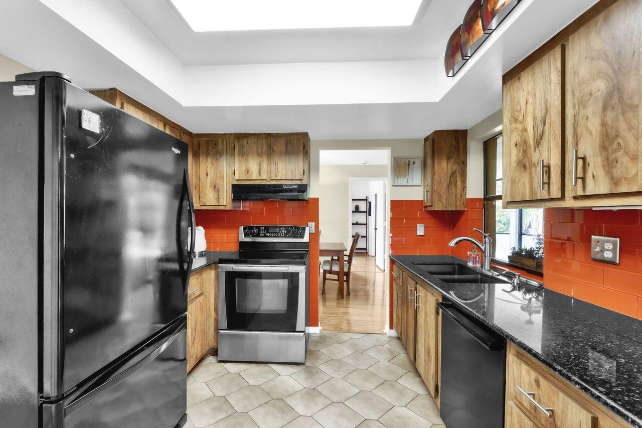 COCO WOOD LAKES SEC 2 - Residential